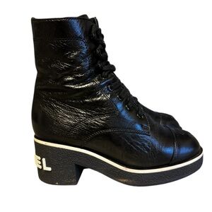 Chanel 21C Black Patent Leather Combat Lace Up Tie Ankle Short Heel boots S36